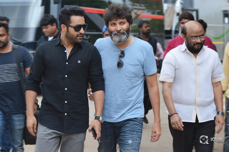 Aravindha-Sametha-Working-Stills